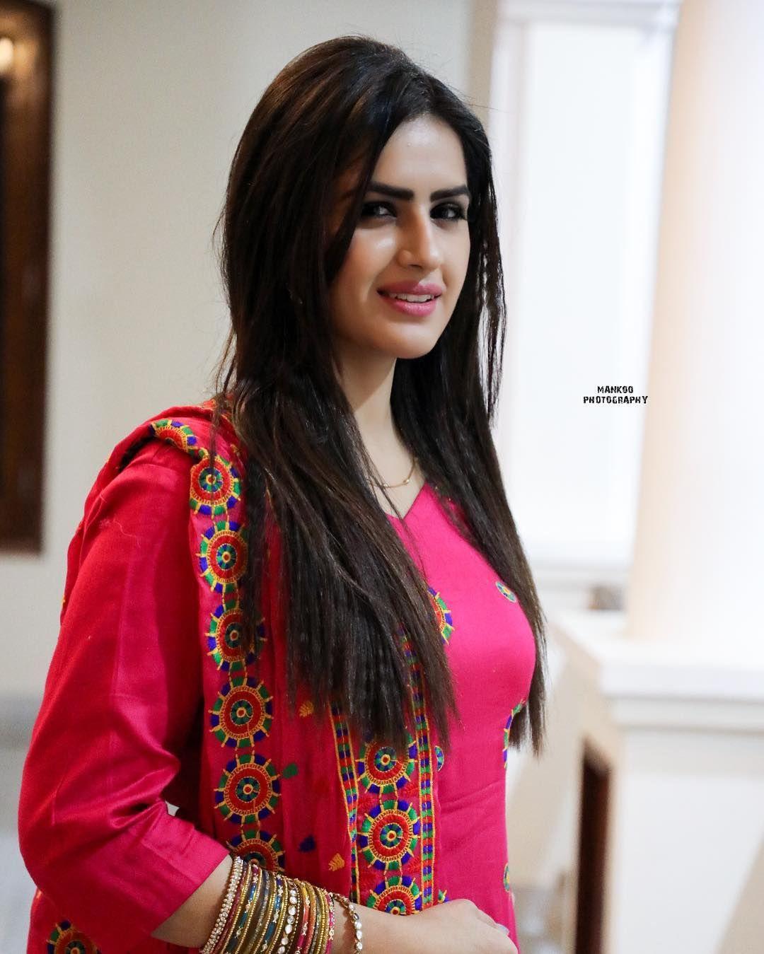Glamorous Actress & Model Aman Hundal Latest Photos