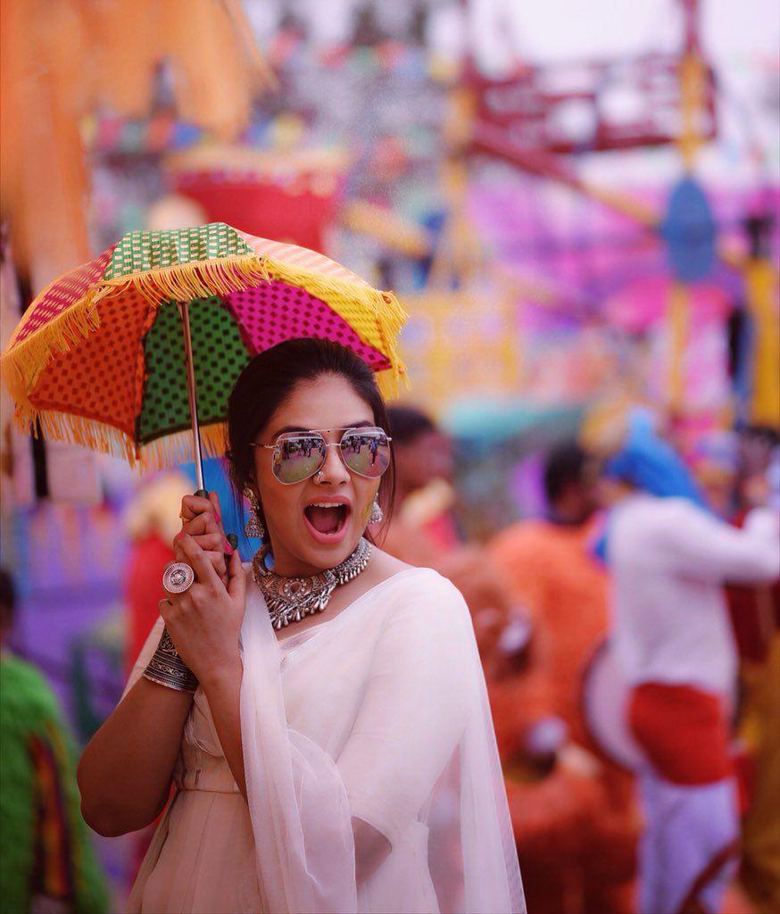 Telugu Anchor Sreemukhi Latest Unseen Photoshoot Stills