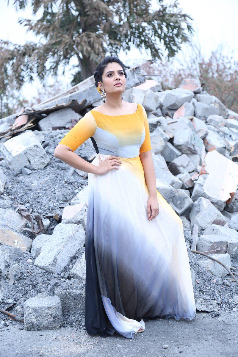 Telugu Anchor Sreemukhi Latest Unseen Photoshoot Stills