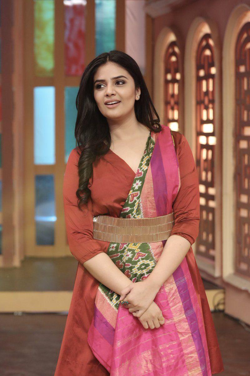 Telugu Anchor Sreemukhi Latest Unseen Photoshoot Stills