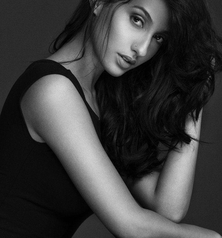 Glamours Nora Fatehi Unseen Images Pics Photoshoot & Wallpapers