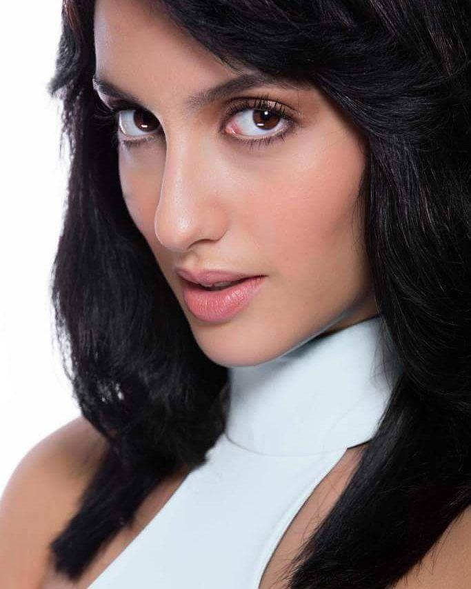 Glamours Nora Fatehi Unseen Images Pics Photoshoot & Wallpapers