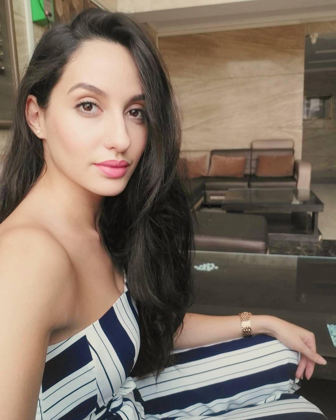 Glamours Nora Fatehi Unseen Images Pics Photoshoot & Wallpapers