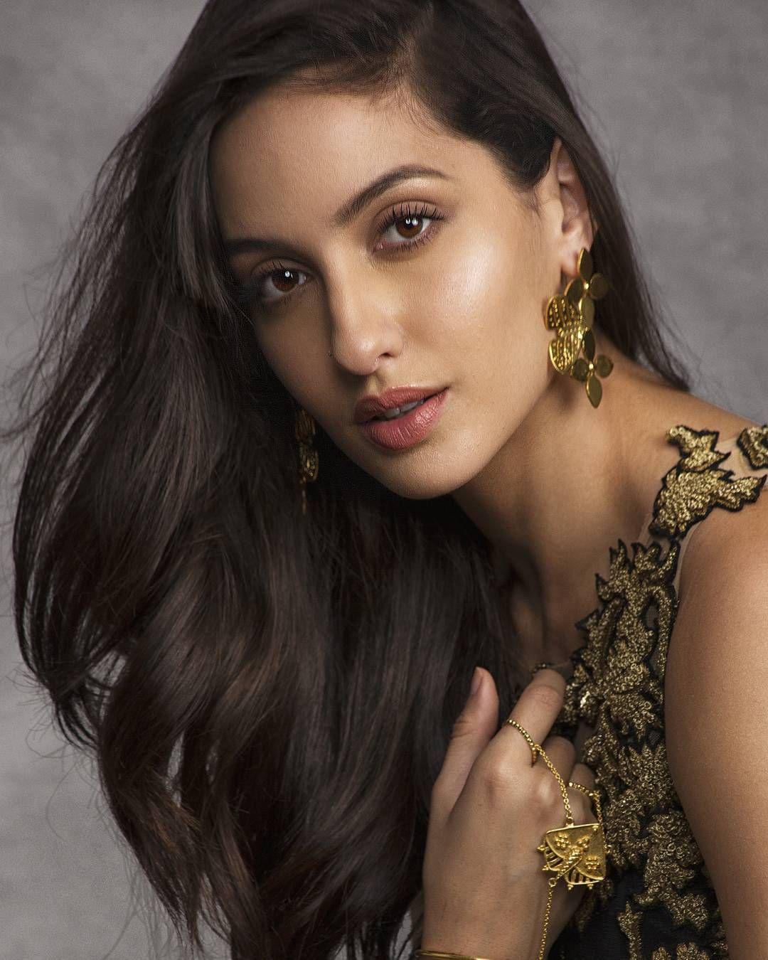 Glamours Nora Fatehi Unseen Images Pics Photoshoot & Wallpapers