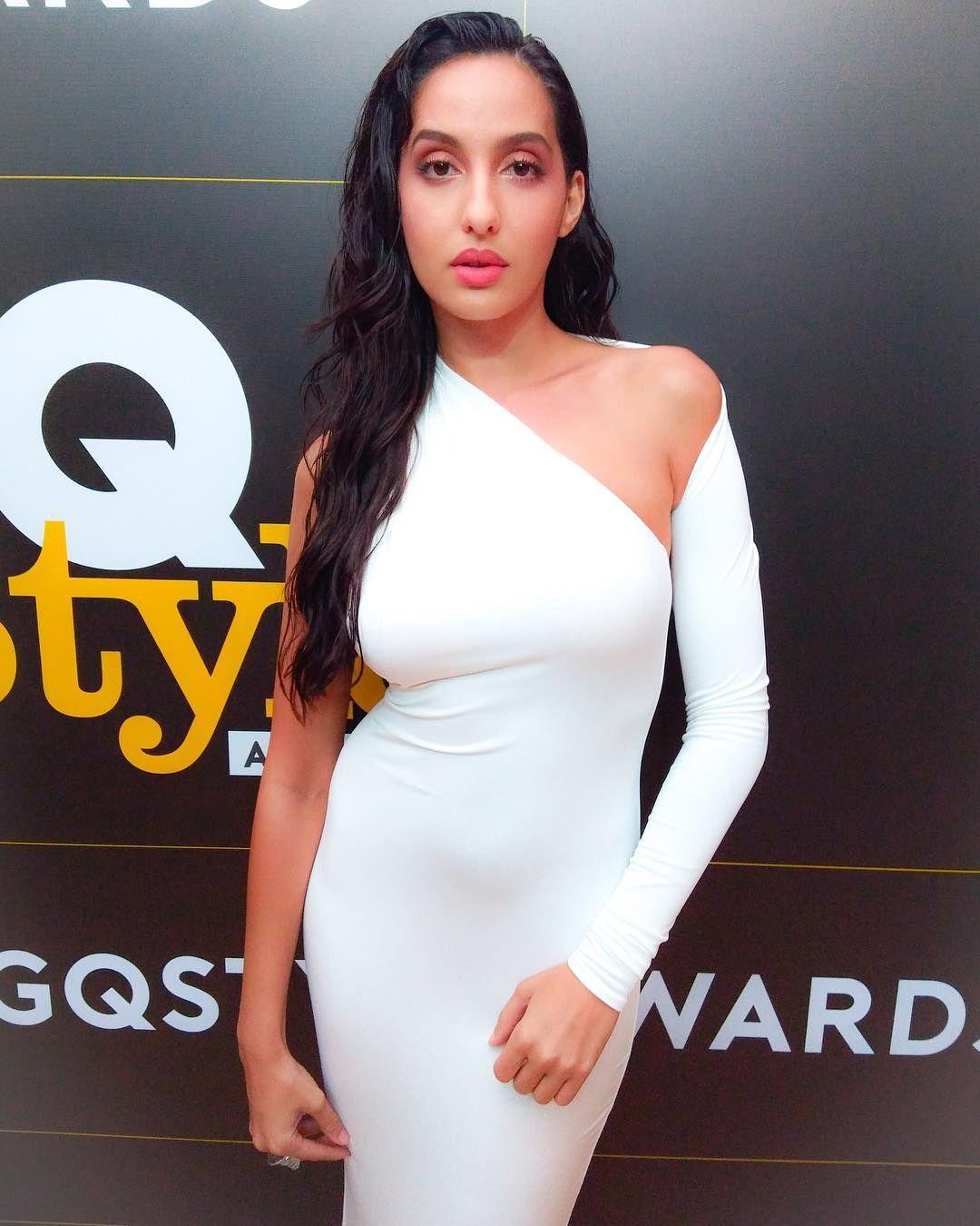 Glamours Nora Fatehi Unseen Images Pics Photoshoot & Wallpapers