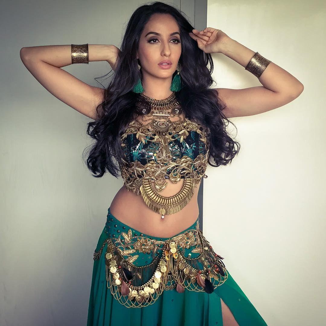 Glamours Nora Fatehi Unseen Images Pics Photoshoot & Wallpapers