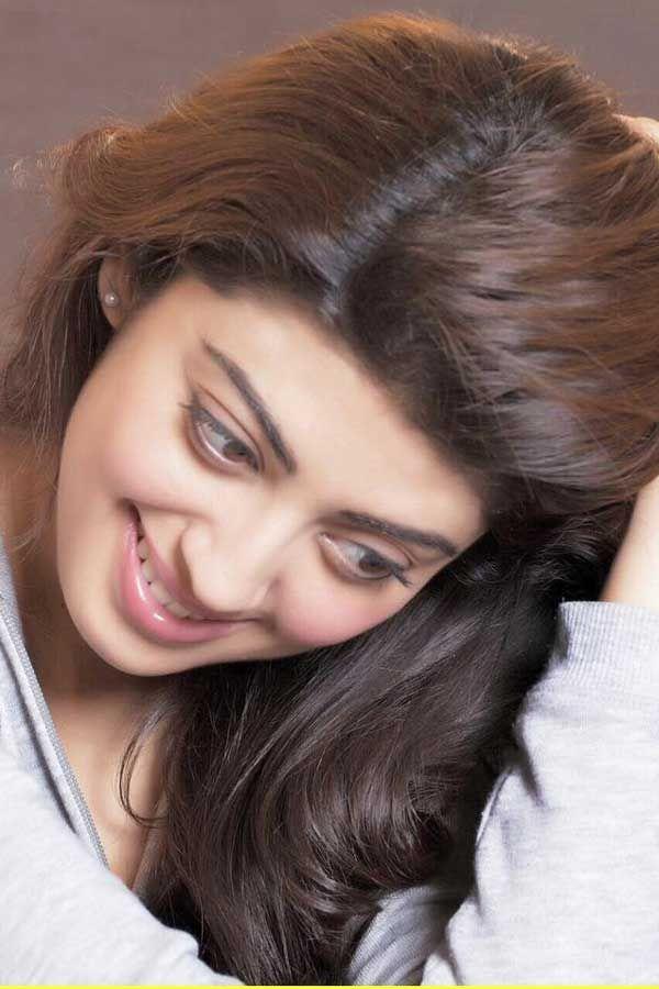 Gorgeous Actress Pranitha Subhash Latest Hot Photo Stills 2018