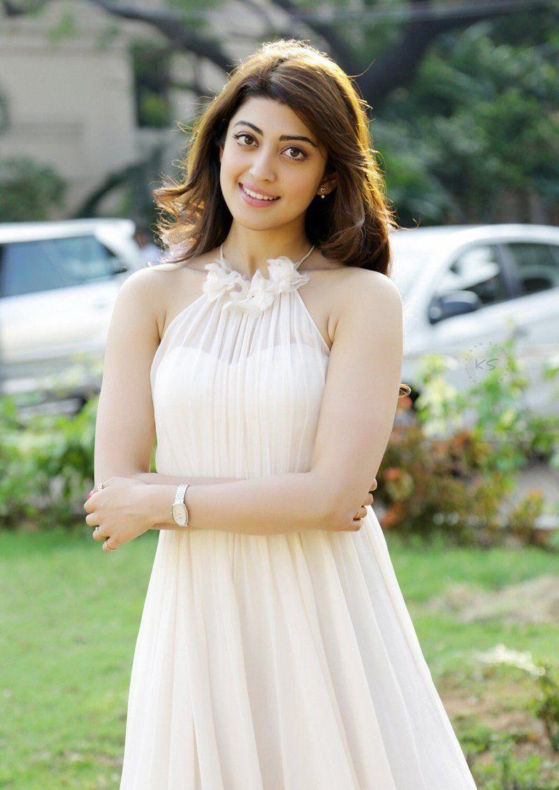 Gorgeous Beauty Pranitha Subhash Looks So Pretty Photos