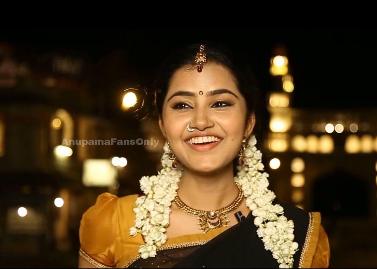 Gorgeous Queen Anupama Parameswaran Latest Pictures