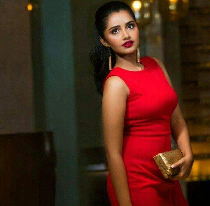 Gorgeous Queen Anupama Parameswaran Latest Pictures