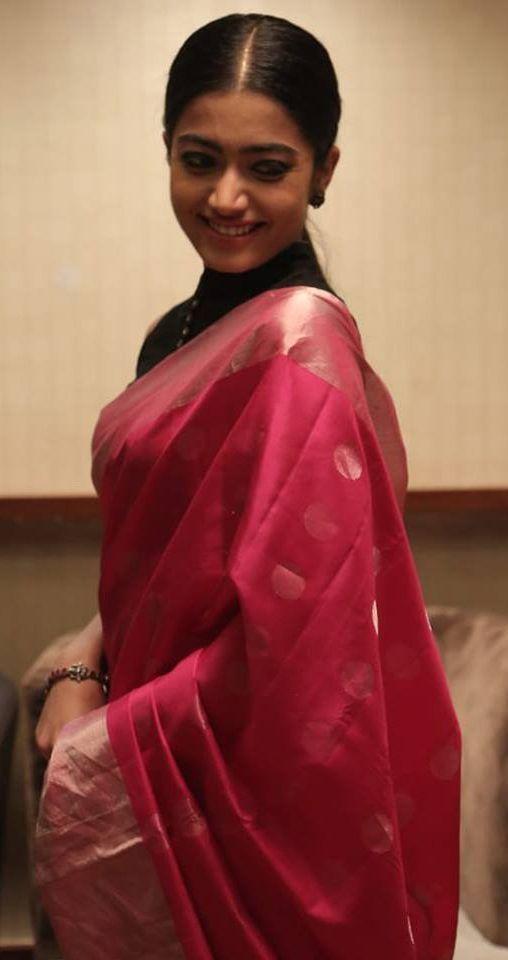 Gorgeous Rashmika Mandanna looks stunning in Pink Saree