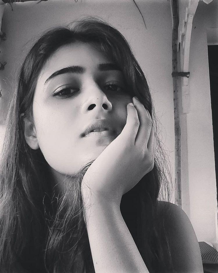 Gorgeous Shalini Pandey Latest Photo Stills