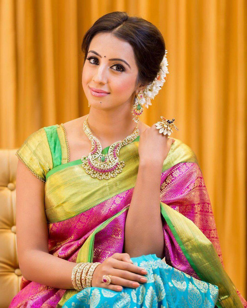 Gorgeous pics of Actress Sanjjanaa on the occasion of Akshaya Tritiya