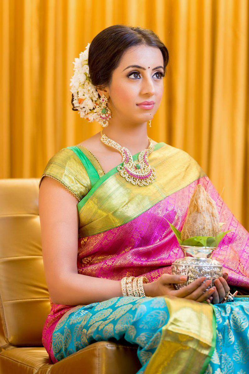 Gorgeous pics of Actress Sanjjanaa on the occasion of Akshaya Tritiya