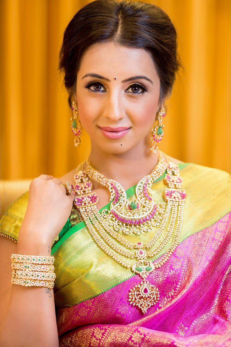 Gorgeous pics of Actress Sanjjanaa on the occasion of Akshaya Tritiya