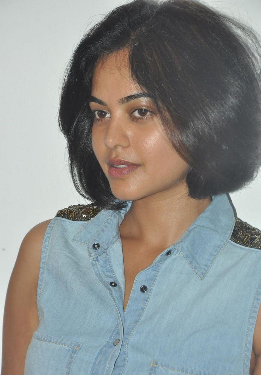 HOT & TRENDING Photos: Actresses 'Sudden Love' for their 'Short Hair Cut'