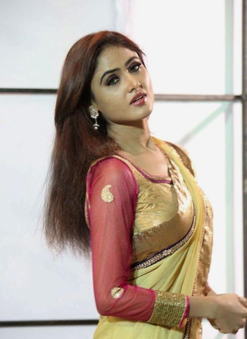 HOT South Indian Actress Photos in Saree