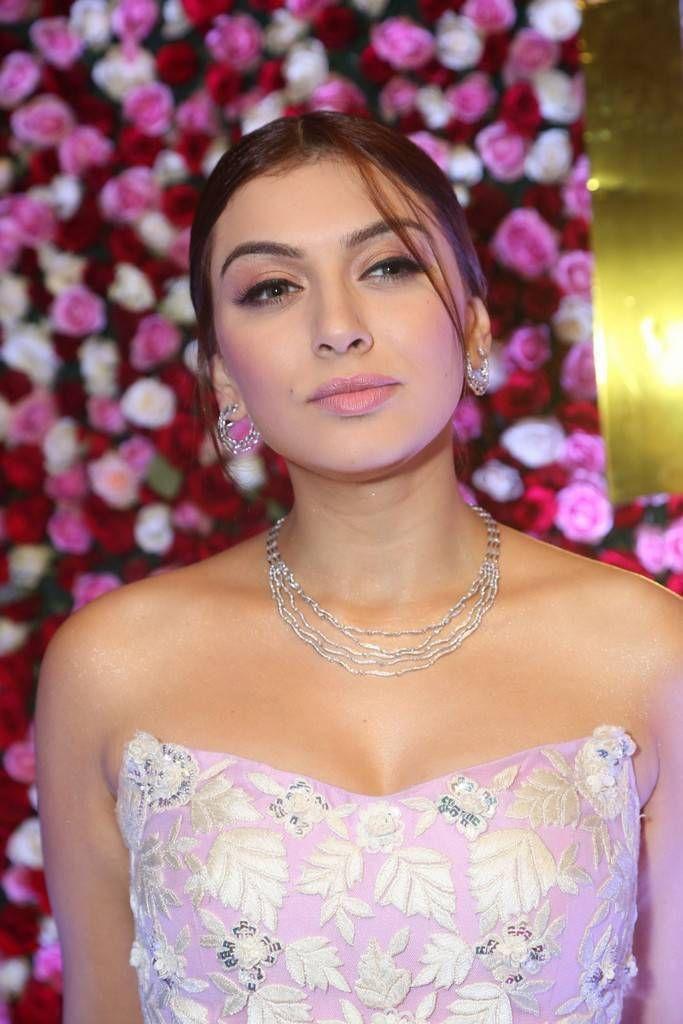 Hansika Stills At Zee Telugu Apsara Awards 2017