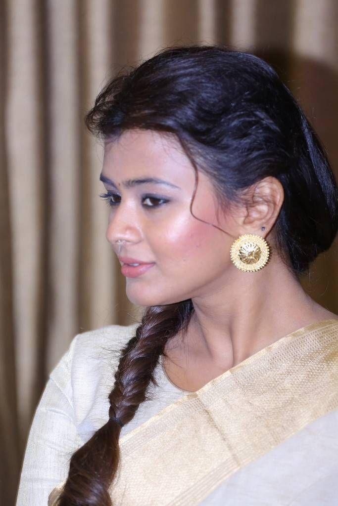 Hebah Patel Stills At Mister Pre Release Function