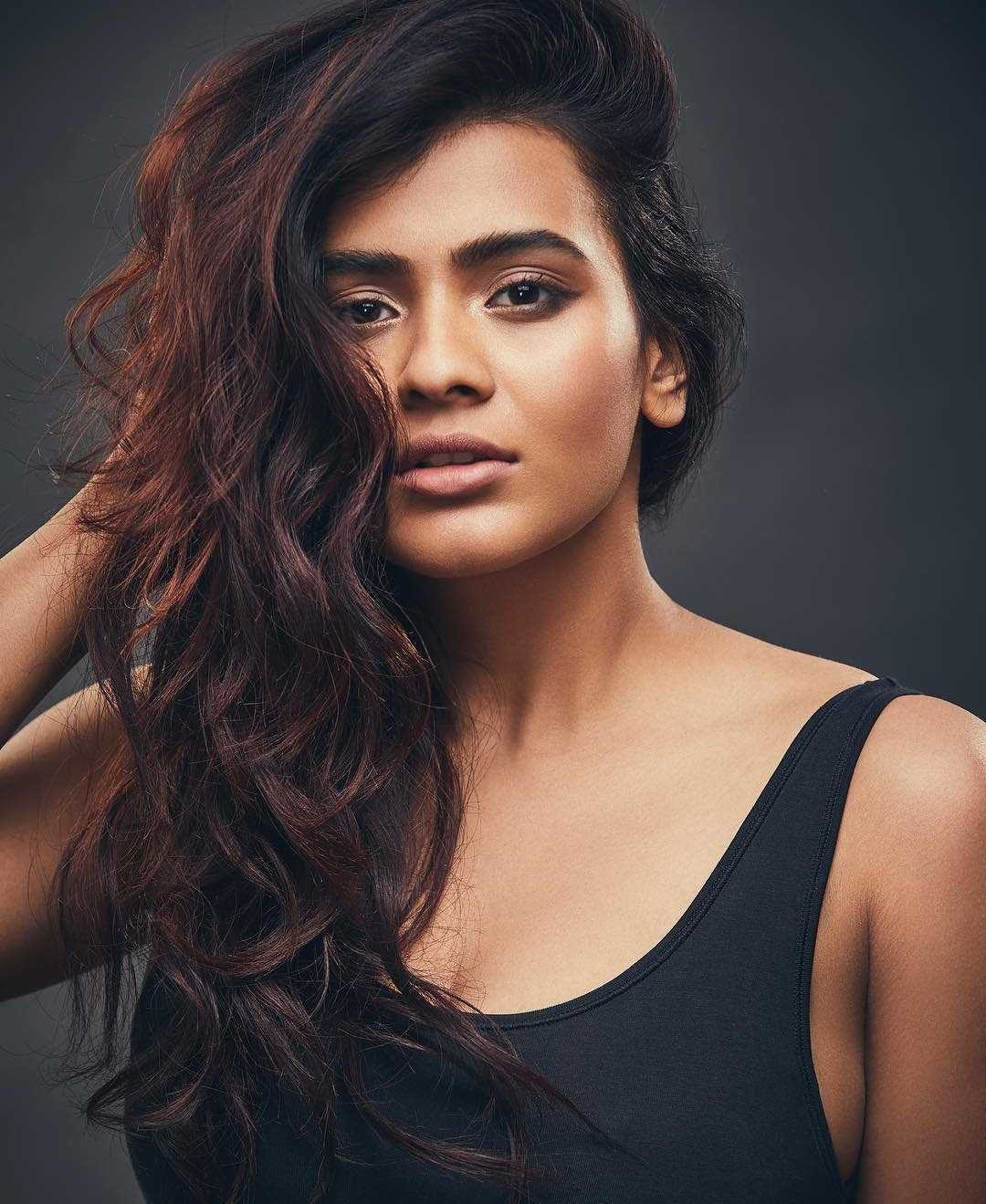 Hebah Patel latest Spicy Photos