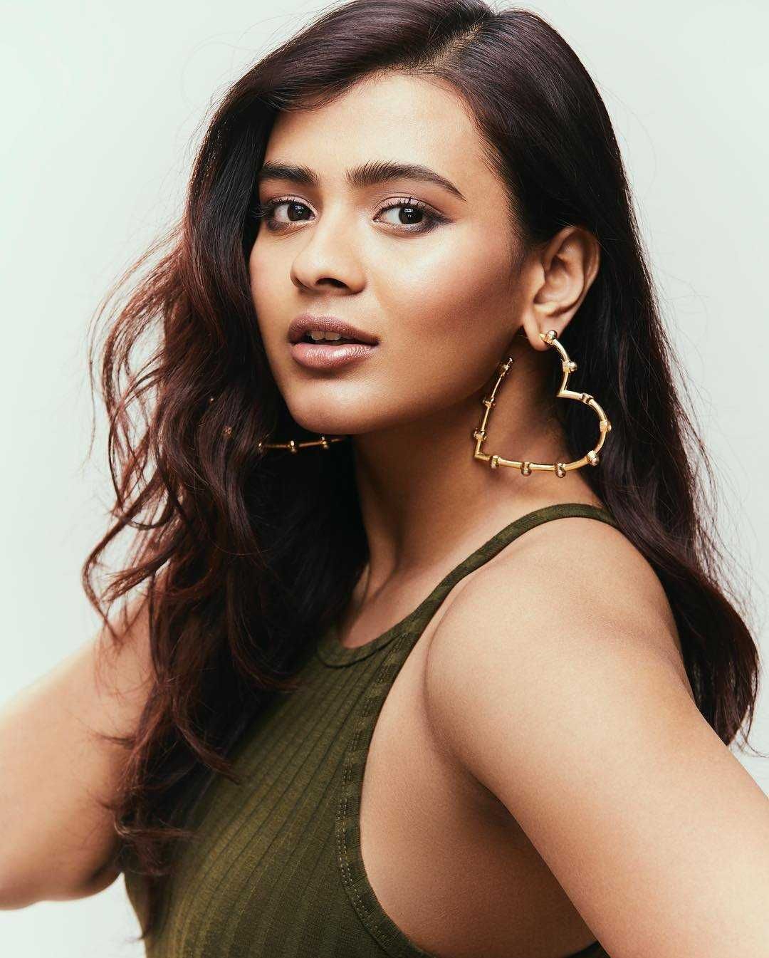 Hebah Patel latest Spicy Photos
