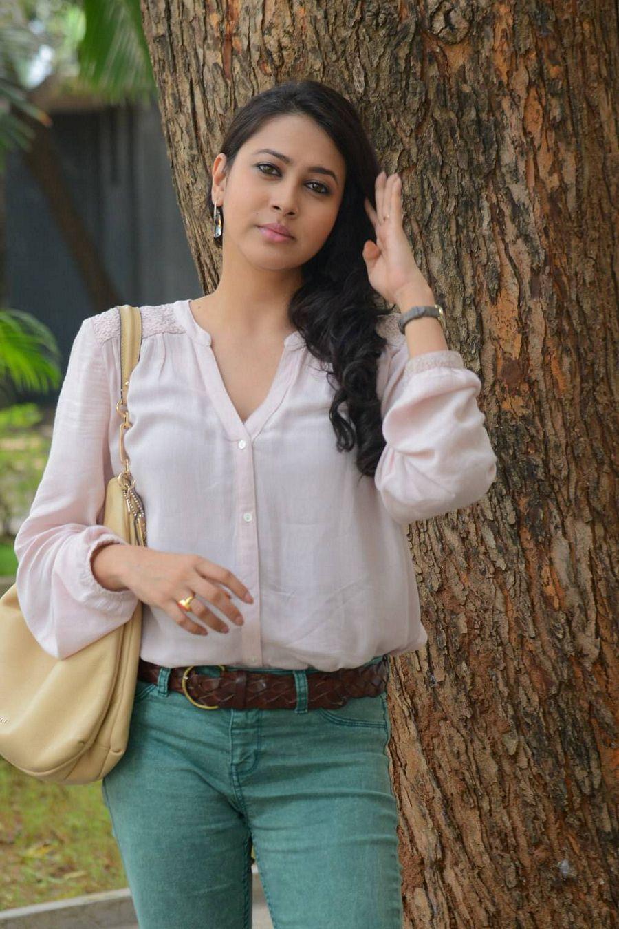 Herione Panchi Bora Latest Stills