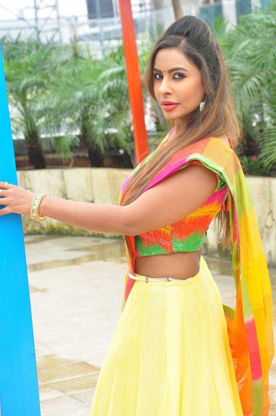 Herione Sri Reddy Latest Stills