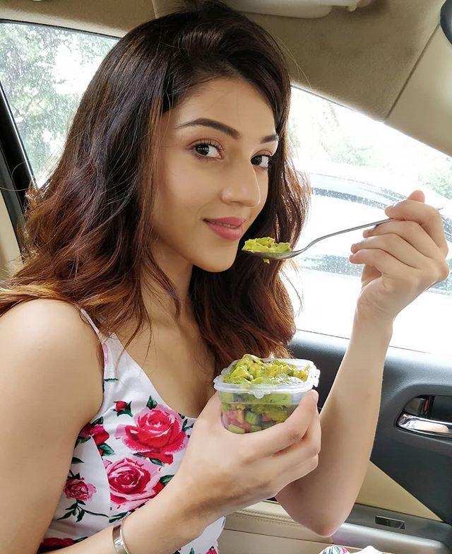 Heroine Mehrene Kaur Pirzada Unseen Photos 2018