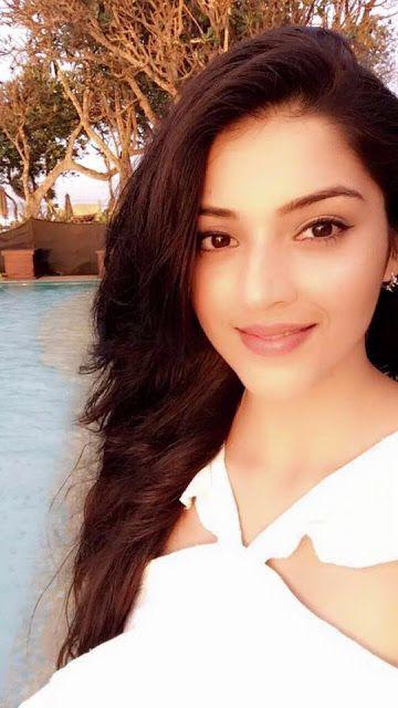 Heroine Mehrene Kaur Pirzada Unseen Photos 2018