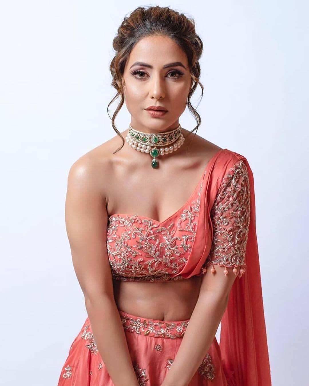 Hina Khan  Photos