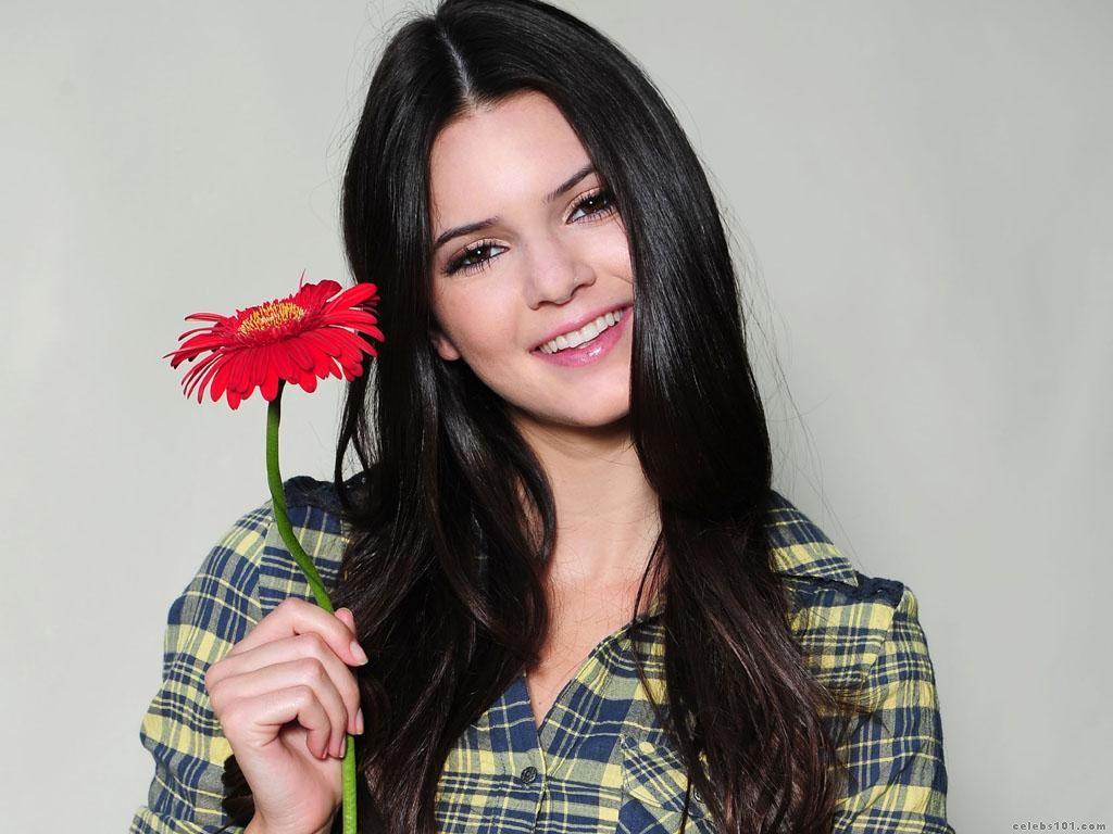 Hollywood Actress Kendall Jenner Latest Photo Stills