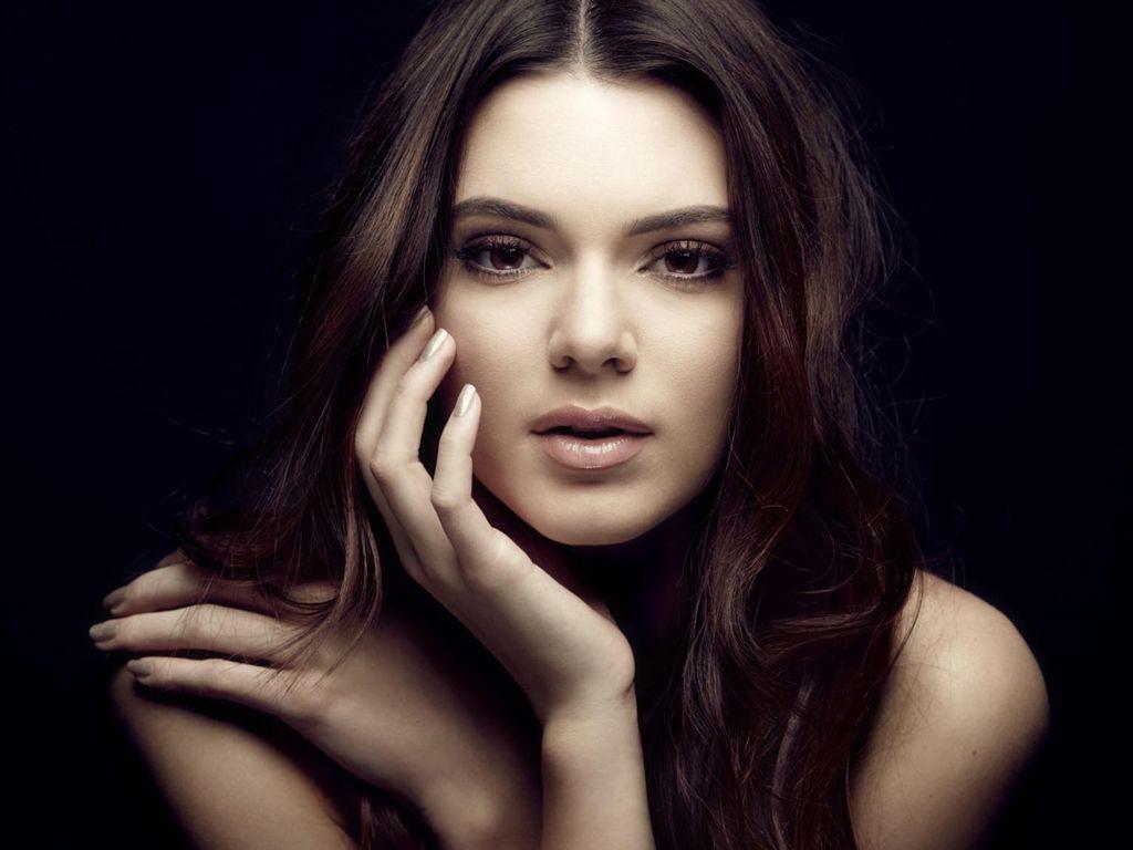 Hollywood Actress Kendall Jenner Latest Photo Stills