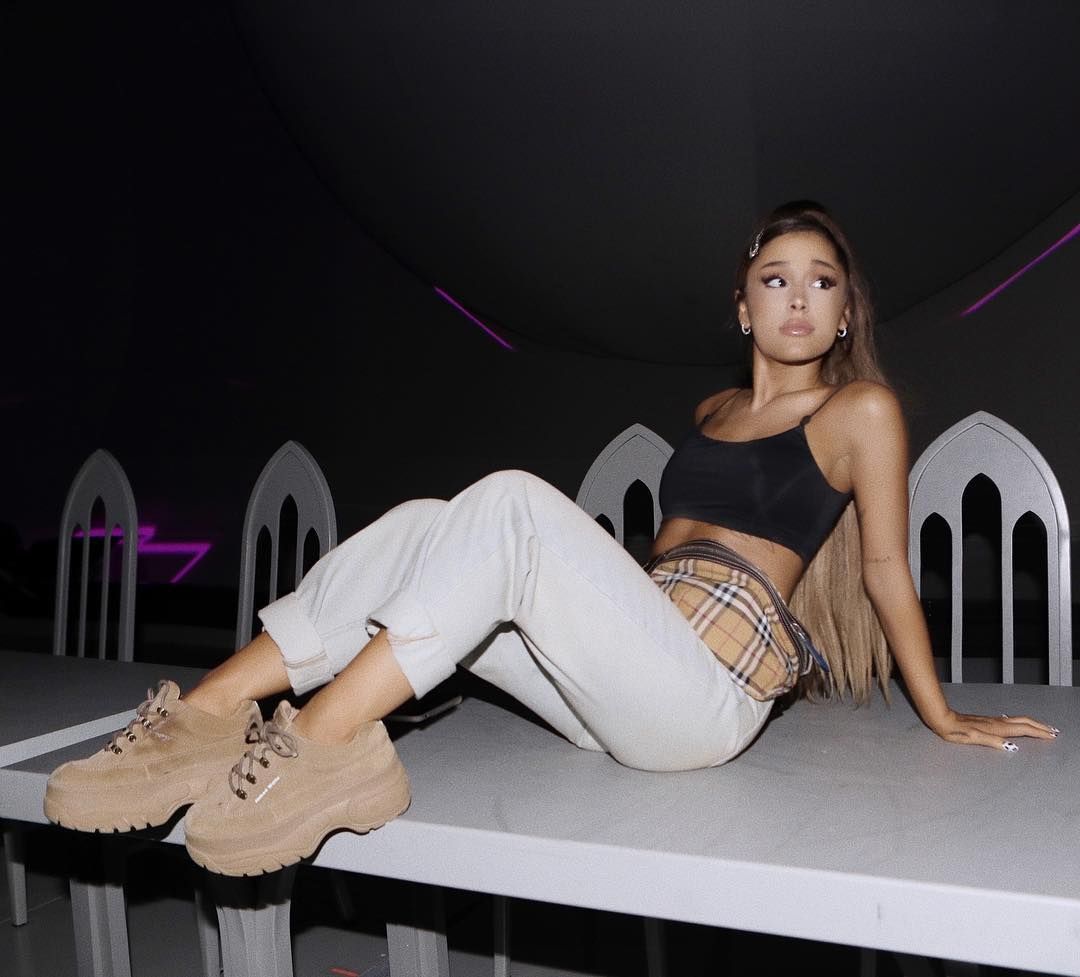 Hollywood Singer Ariana Grande Photos