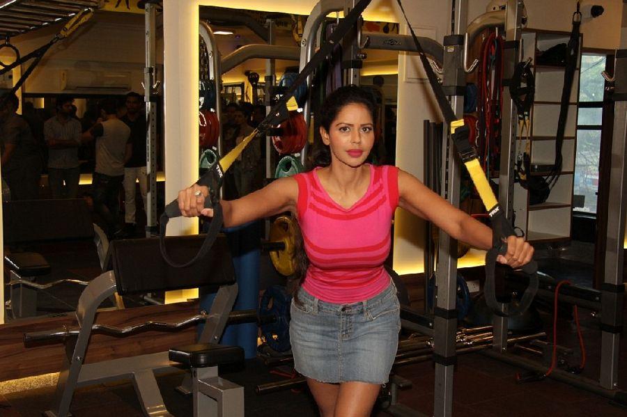 Hotest b town beauty rare photos