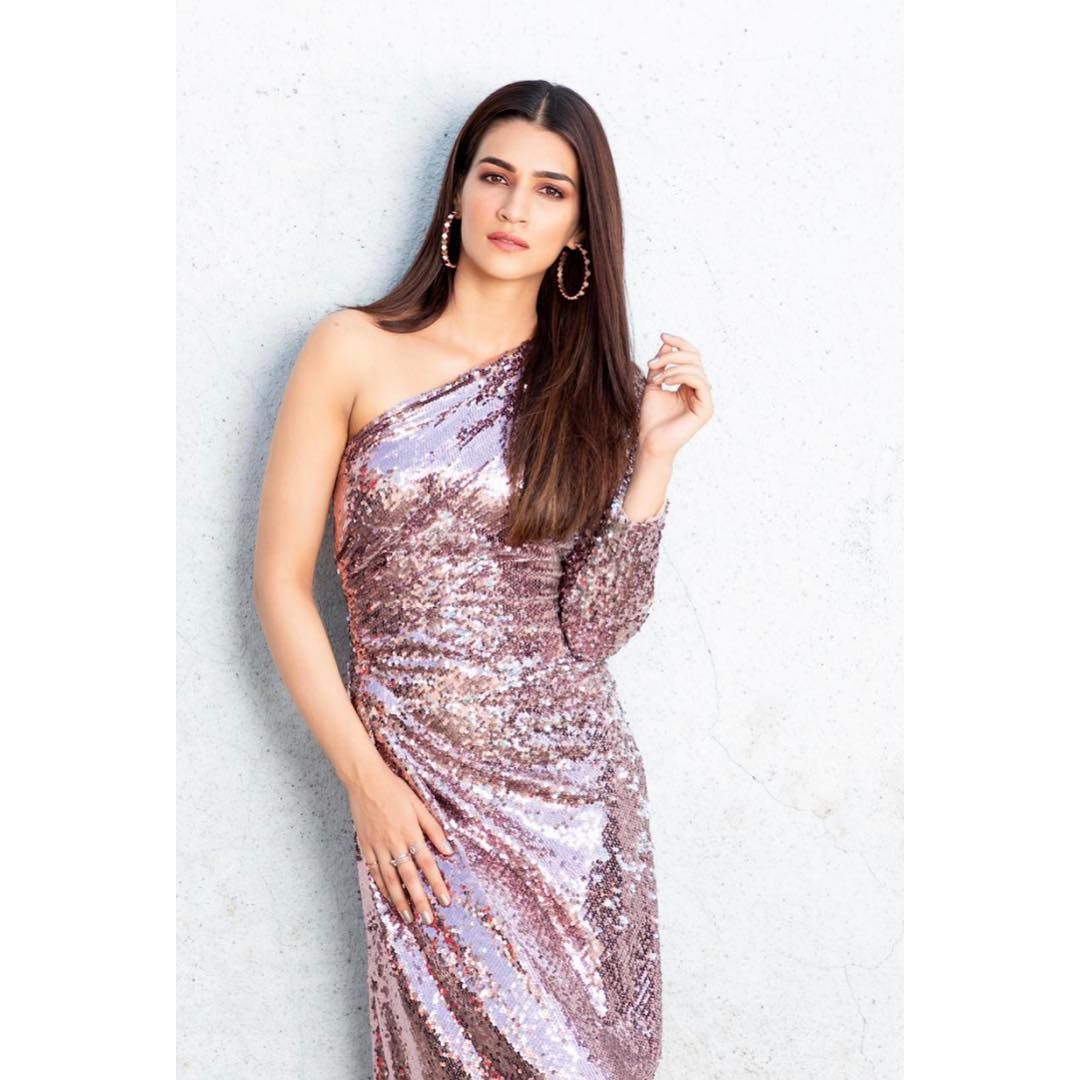 Huge Collection of Kriti Sanon Photoshoot pictures