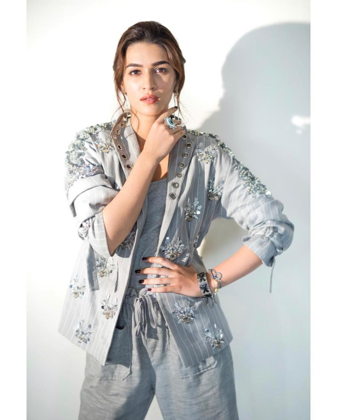 Huge Collection of Kriti Sanon Photoshoot pictures