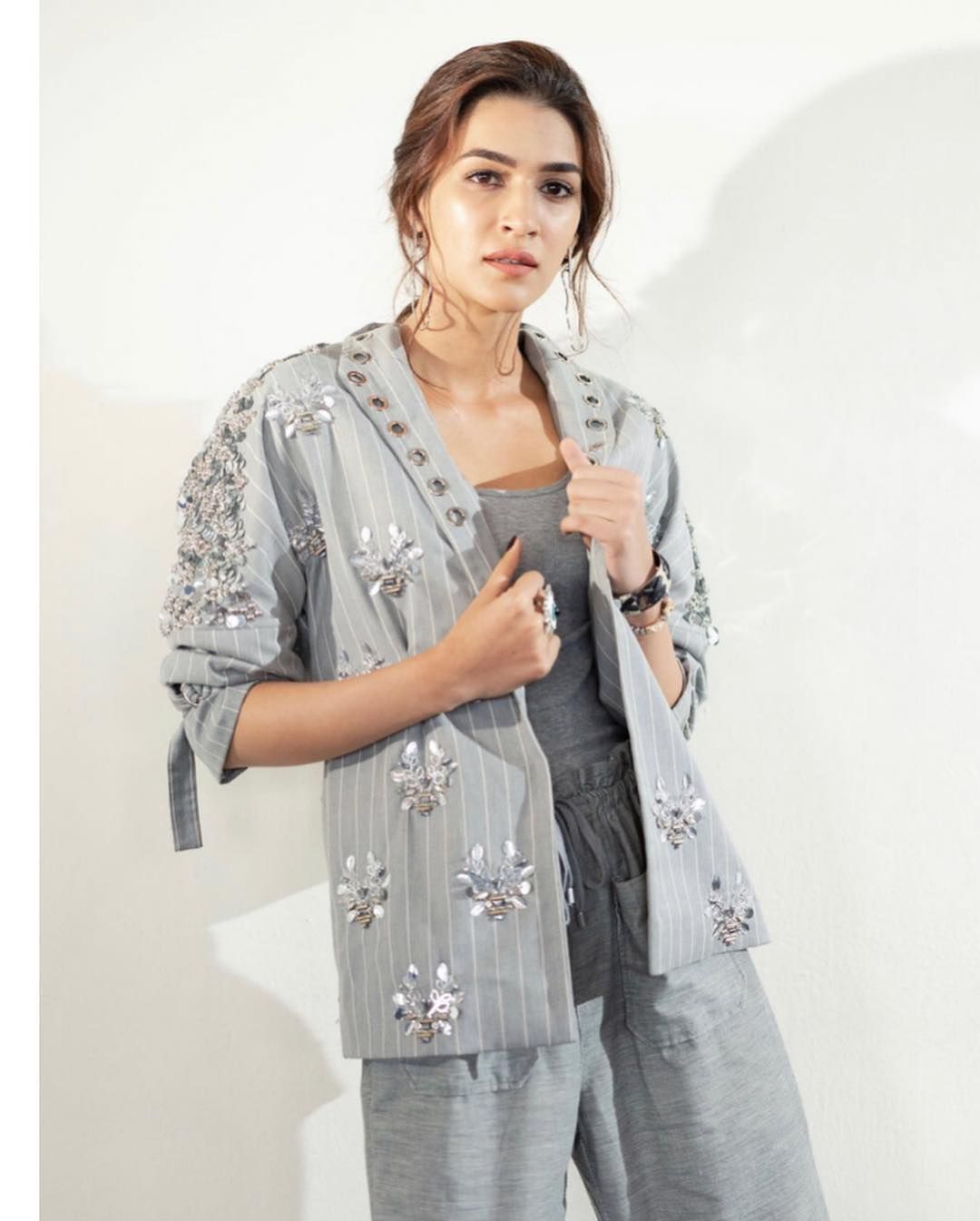 Huge Collection of Kriti Sanon Photoshoot pictures