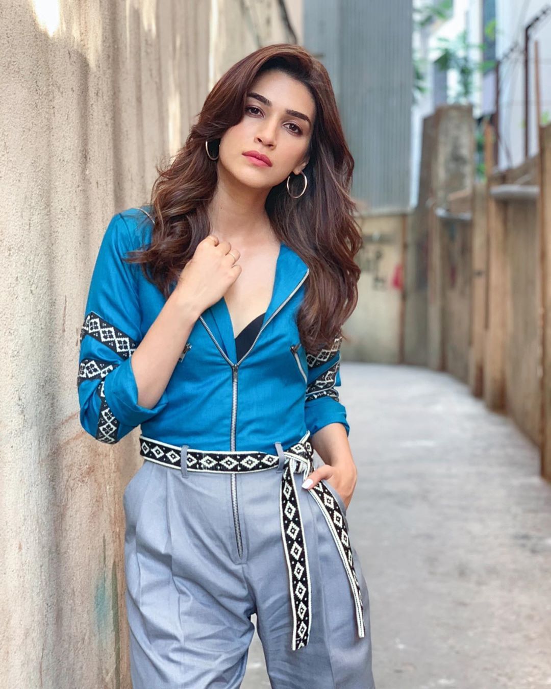 Huge Collection of Kriti Sanon Photoshoot pictures