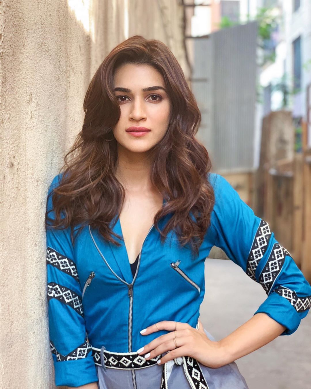 Huge Collection of Kriti Sanon Photoshoot pictures
