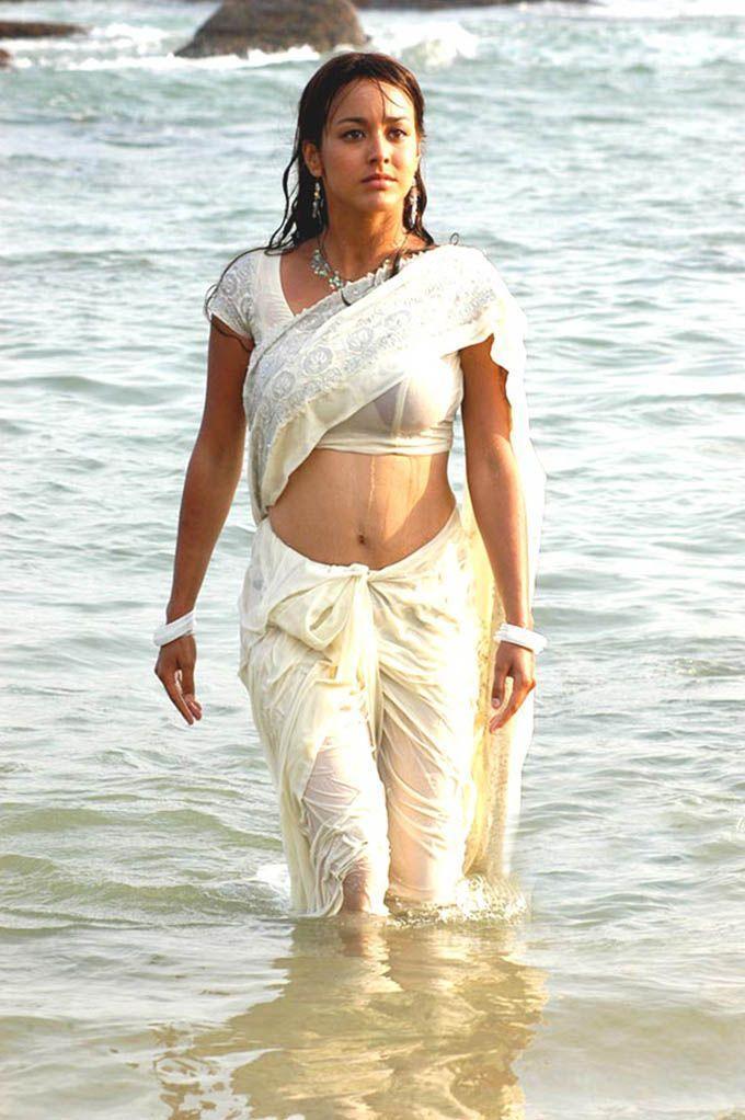 Hot Indian Heroines Wet photos