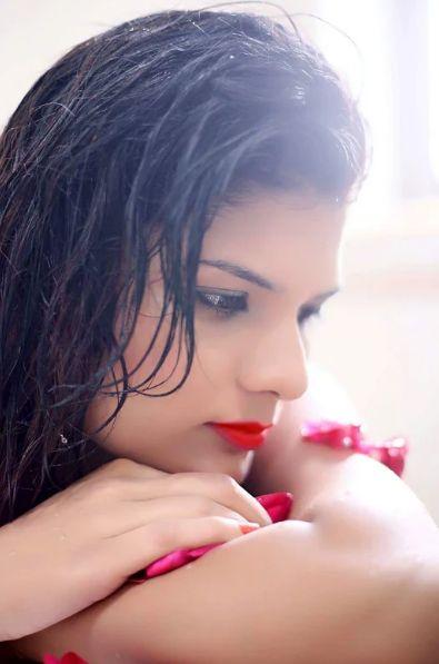 Indian Model Pooja Tomar Latest Photoshoot Stills
