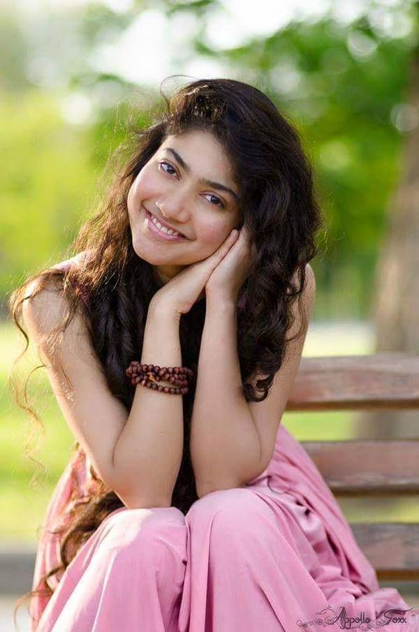 Indian Movie actress Sai Pallavi Latest Stills