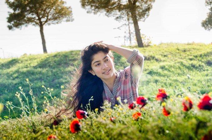 Indian Movie actress Sai Pallavi Latest Stills
