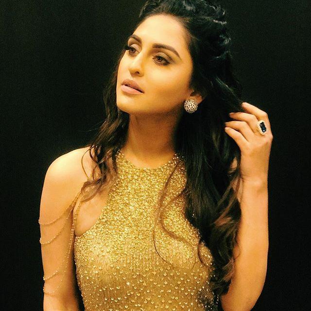 Indian TV Actress Krystle D'Souza Unseen Hot Photos Collections!