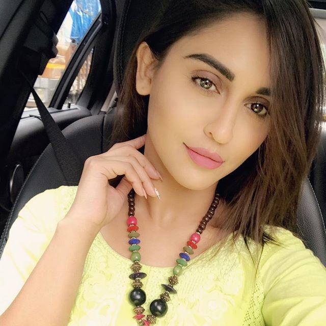 Indian TV Actress Krystle D'Souza Unseen Hot Photos Collections!