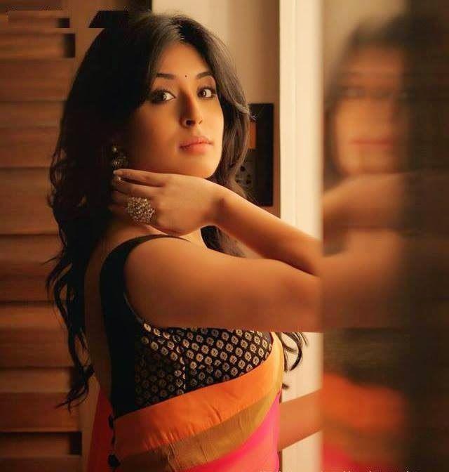 Indian Television Actress Kritika Kamra Latest Unseen Photo Stills