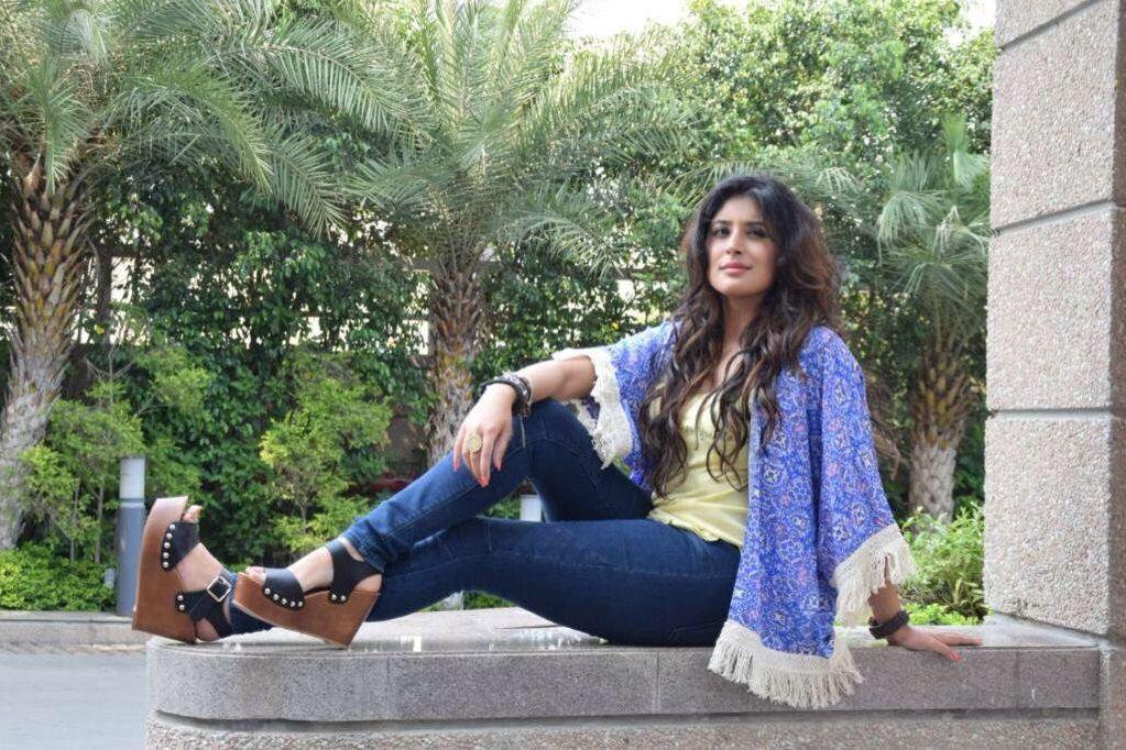 Indian Television Actress Kritika Kamra Latest Unseen Photo Stills