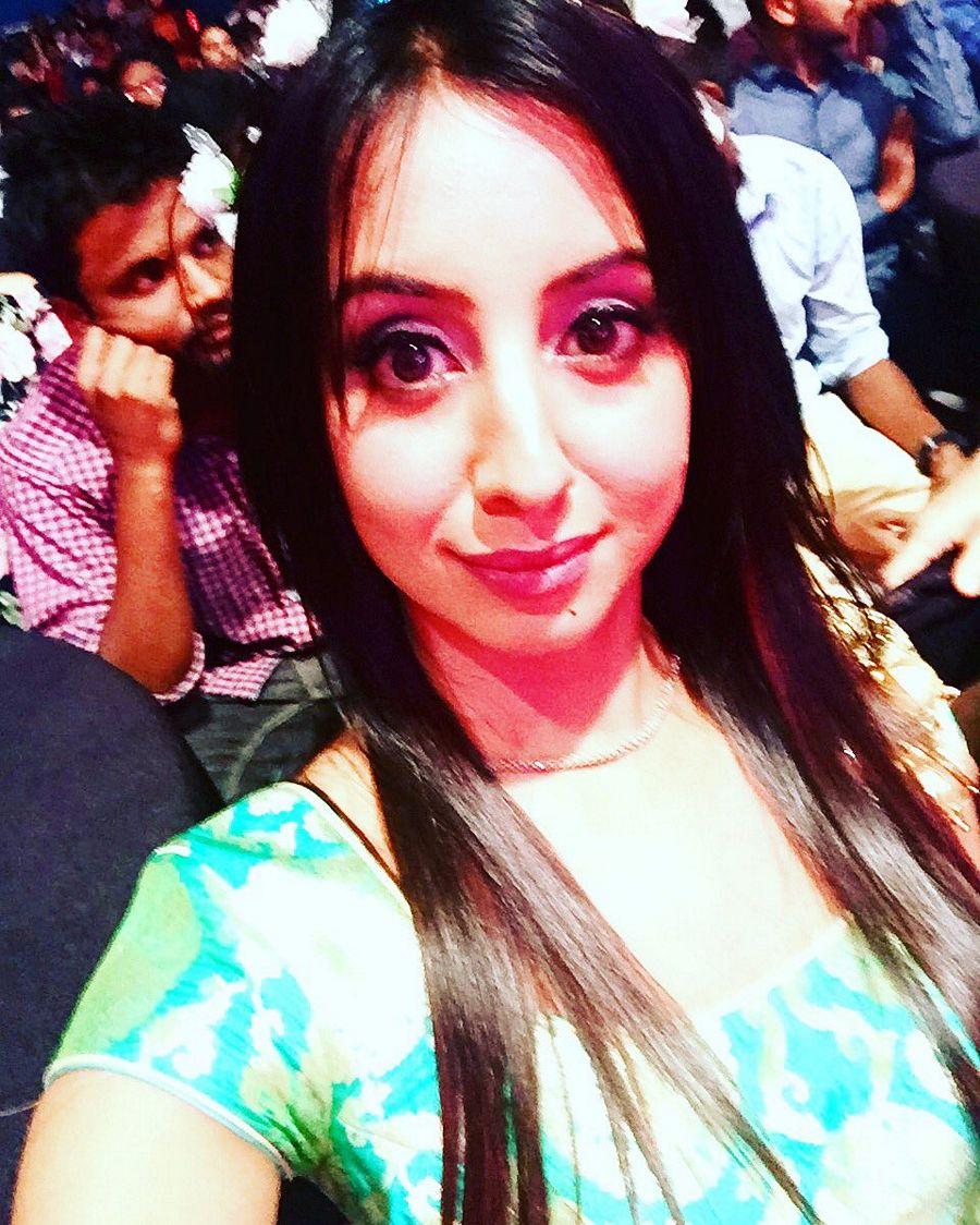 Indian model Sanjjanaa Galrani Latest Stills