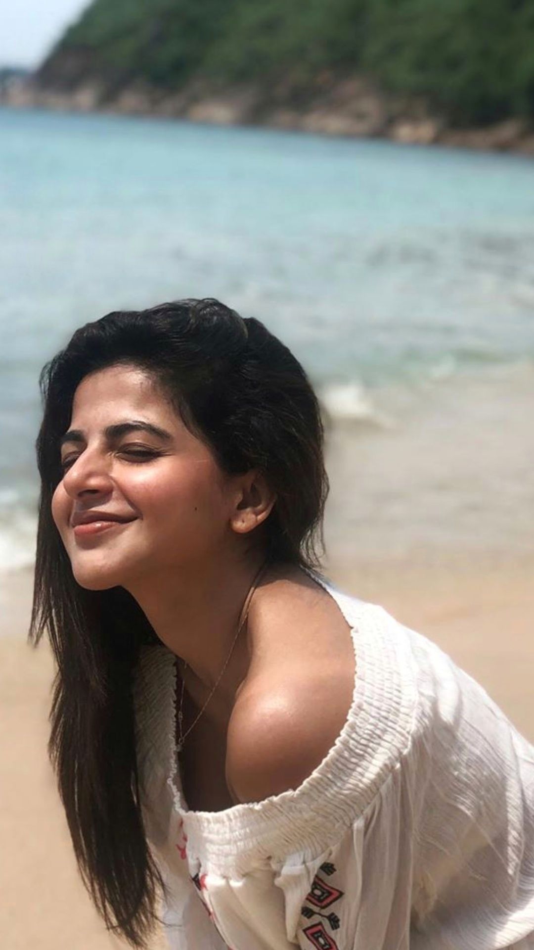 Ishwarya Menon Latest Hot Clicks