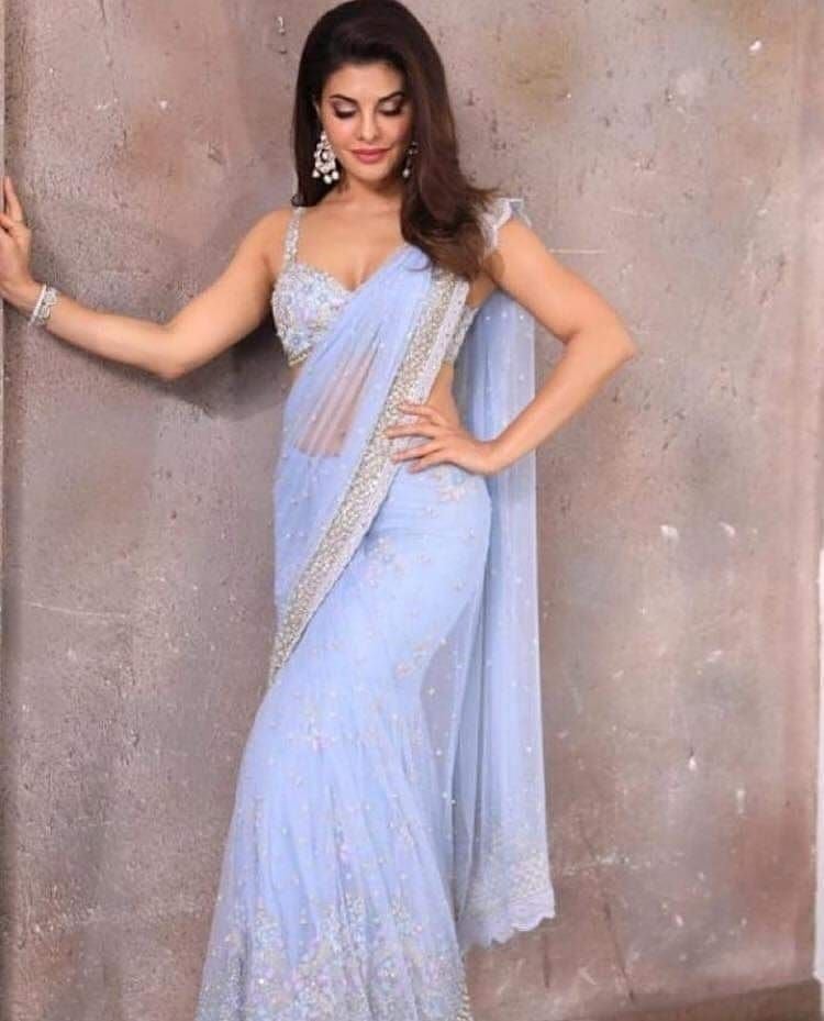 Jacqueline Fernandez shows her Hotness in Saree Photoshoot